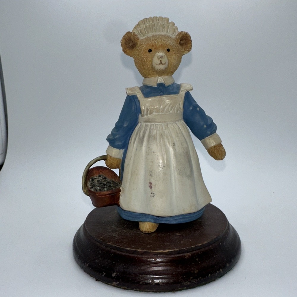 Dept 56 Upstairs Downstairs Bears Polly The Little Kitchen Maid Carol Lawson
